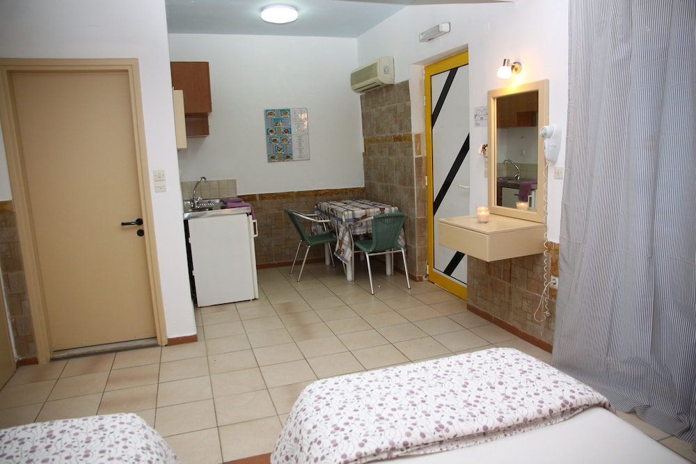 Happy Days Studios Malia 20/62
