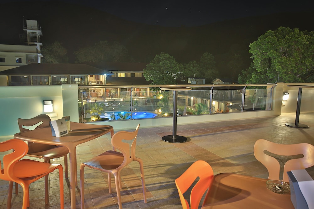 Coron Soleil Express Hotel 48/65