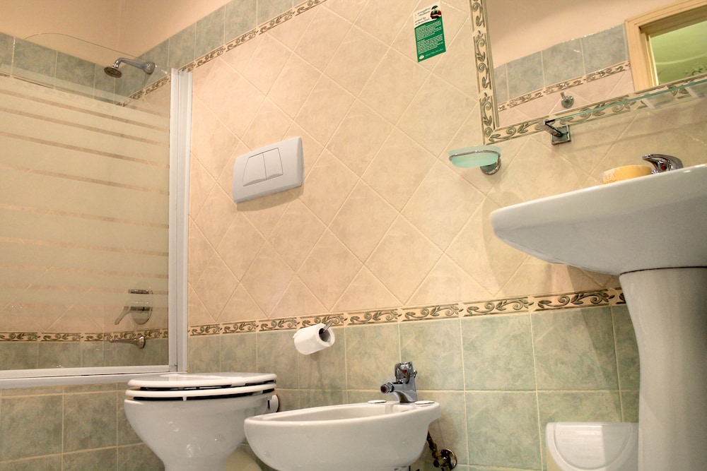 Hotel Villa Delle Rose 37/78