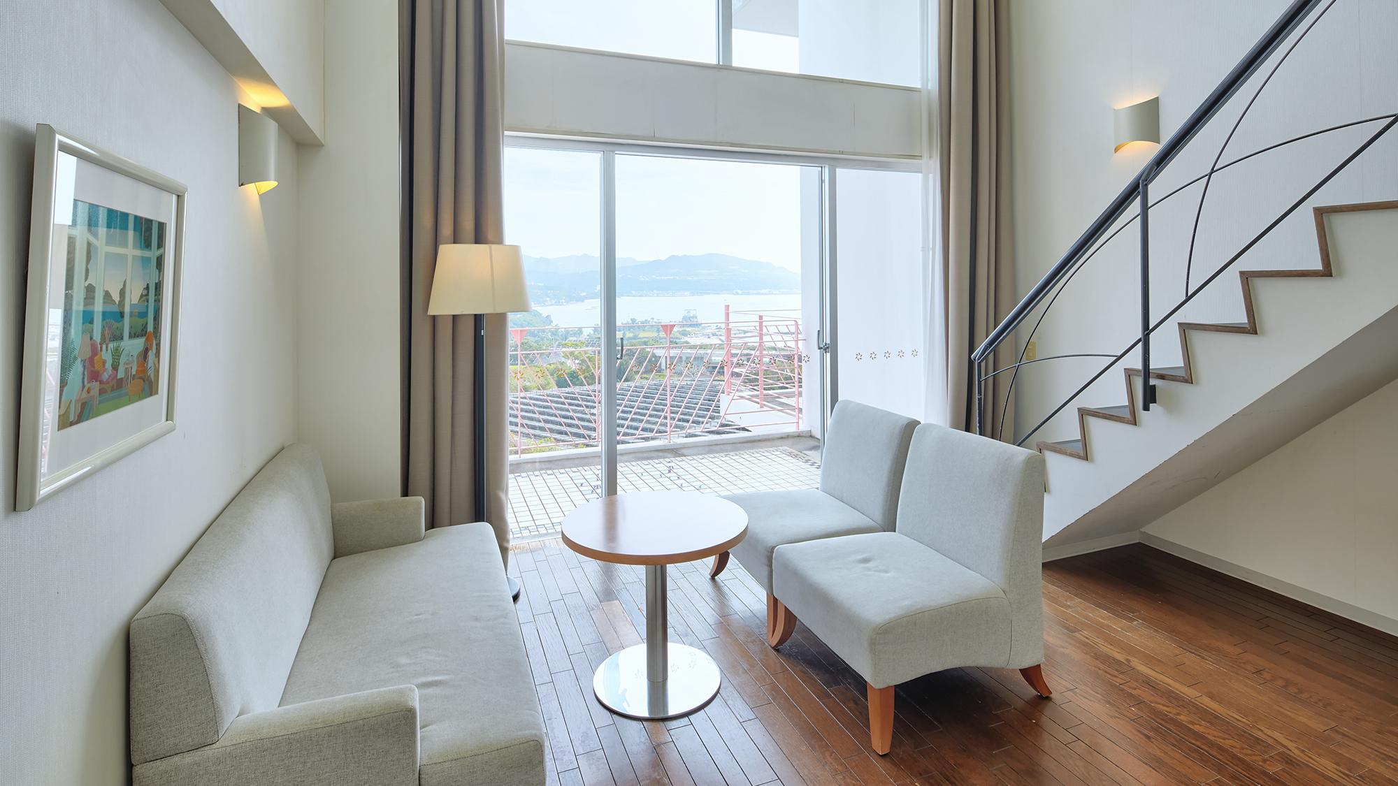 Maisonette, Twin Beds
