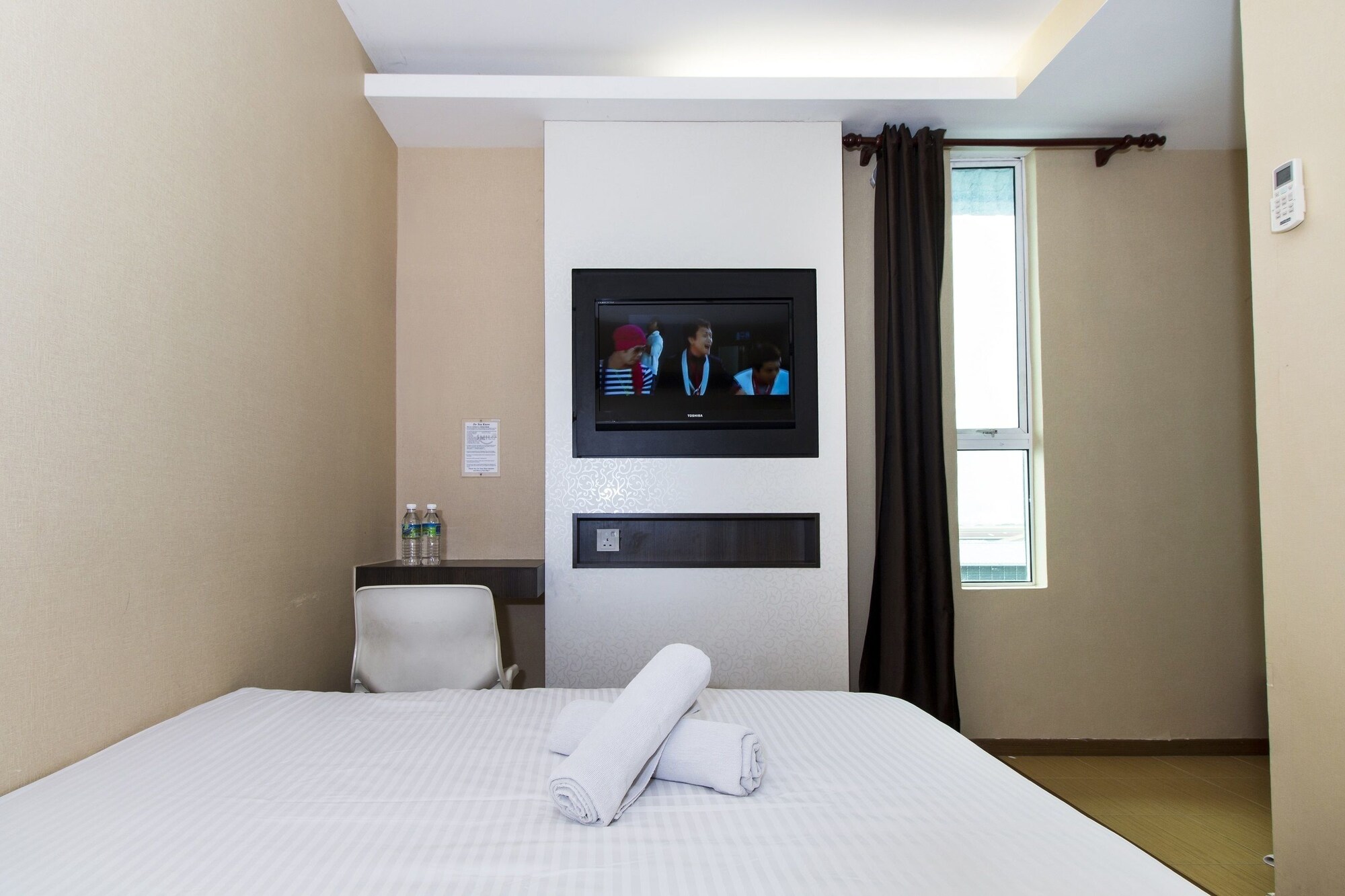 Deluxe, Queen Bed