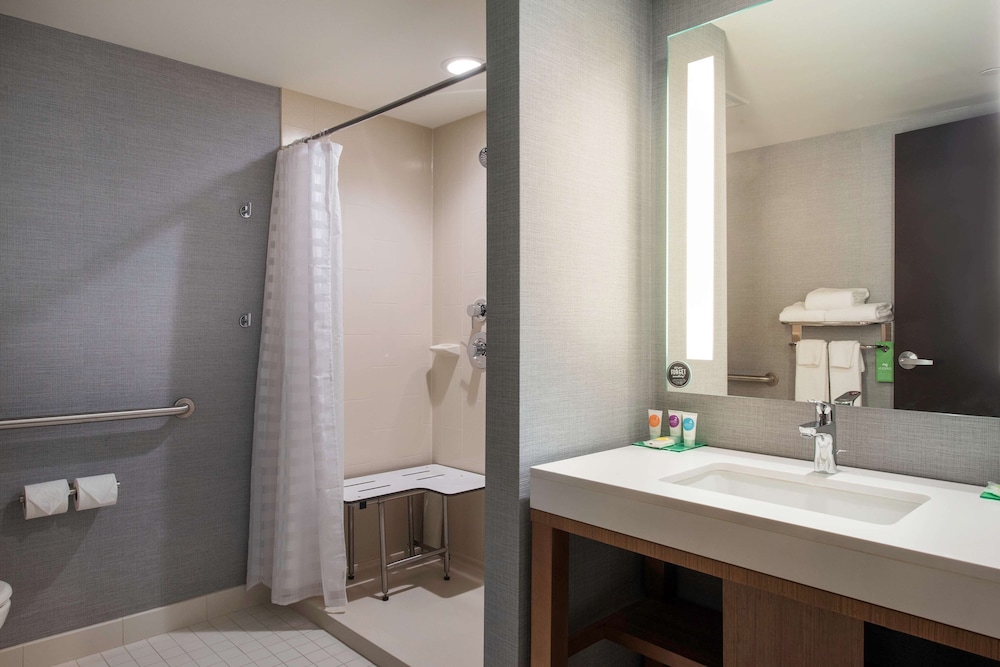 Hyatt Place Cleveland Westlake Crocker Park 12/66