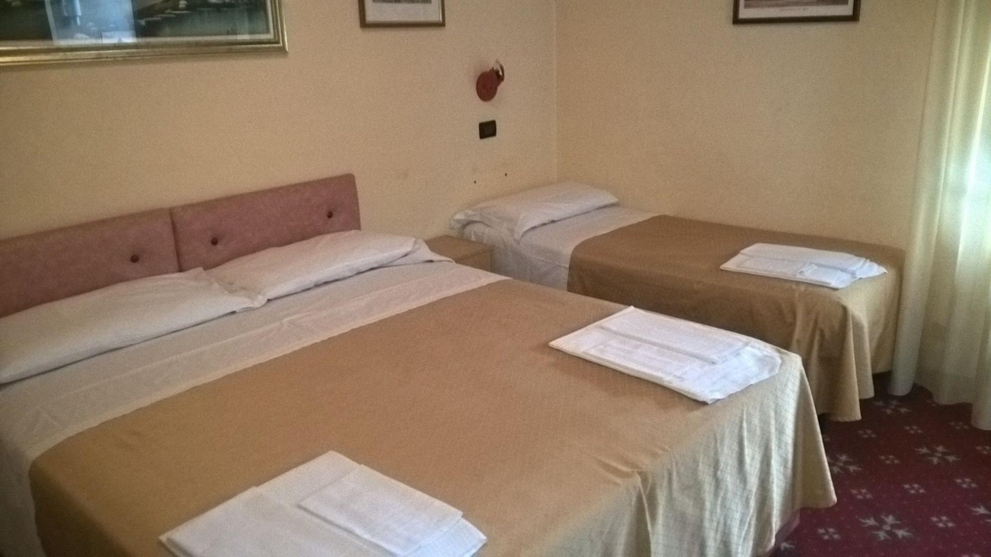 Hotel Parigi 17/44