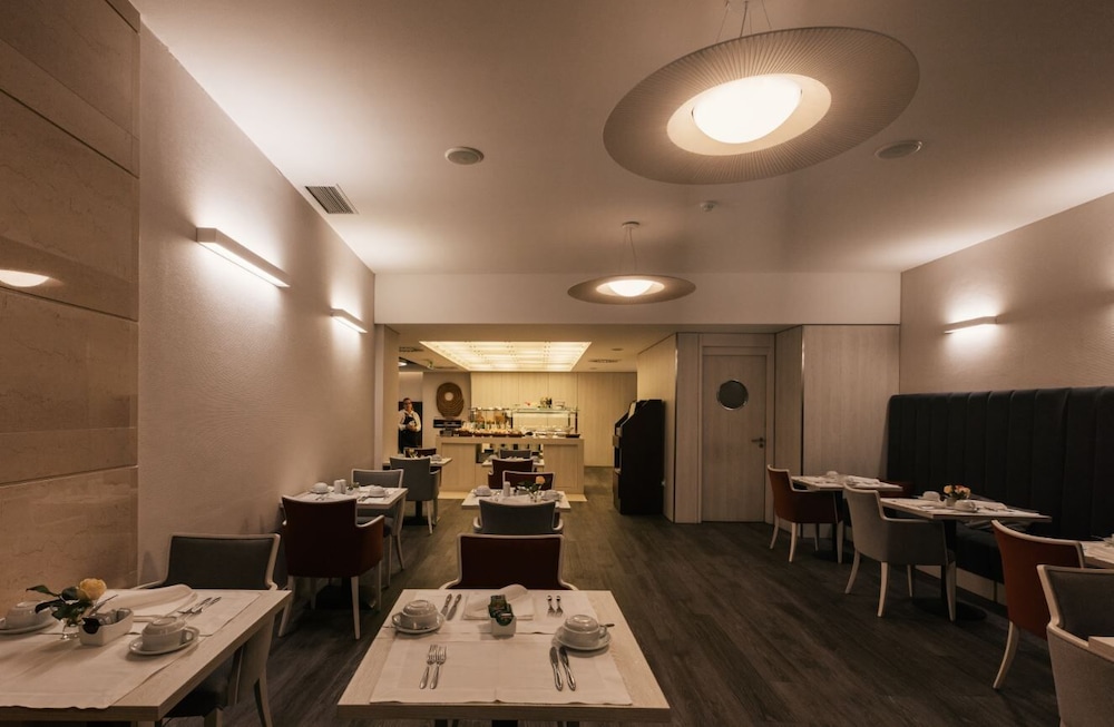 Marques de Pombal Hotel 63/76