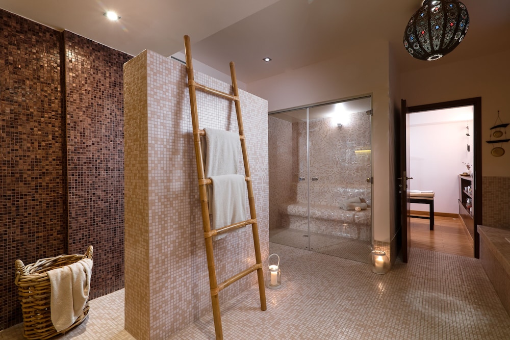 Porto Kea Suites 35/70