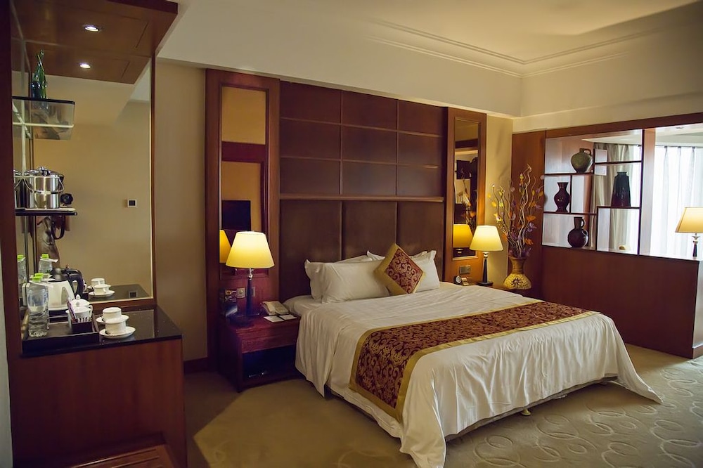 Gladden Hotel Jiangmen 11/61