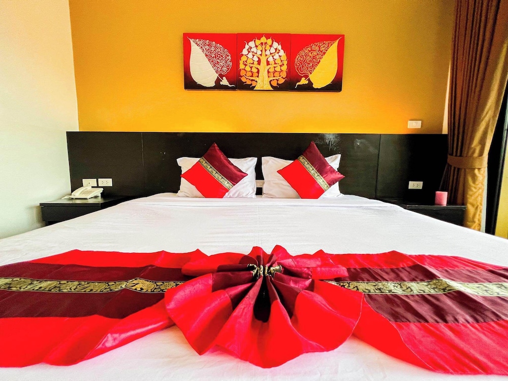 Nai Yang Beach Hotel 5/23