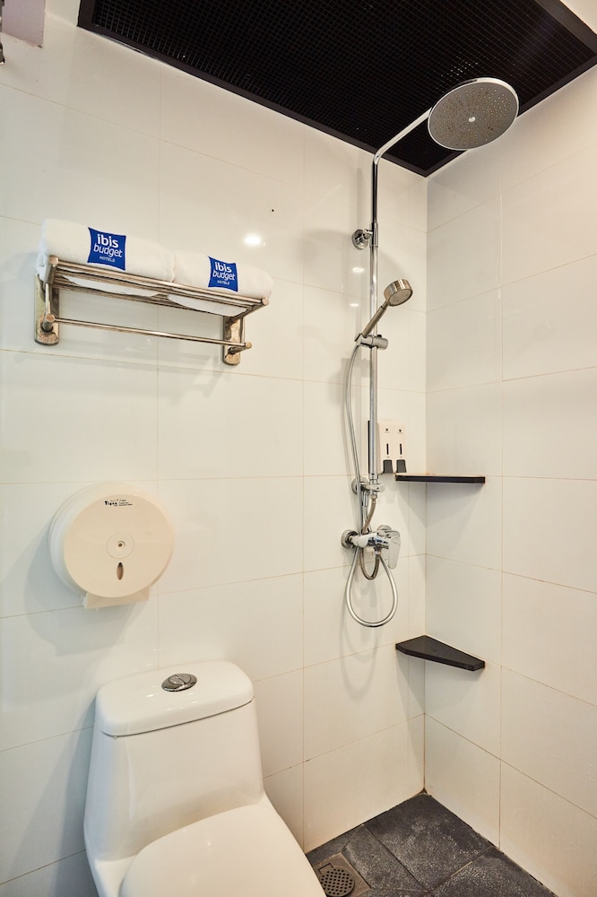 ibis budget Singapore Pearl 66/69