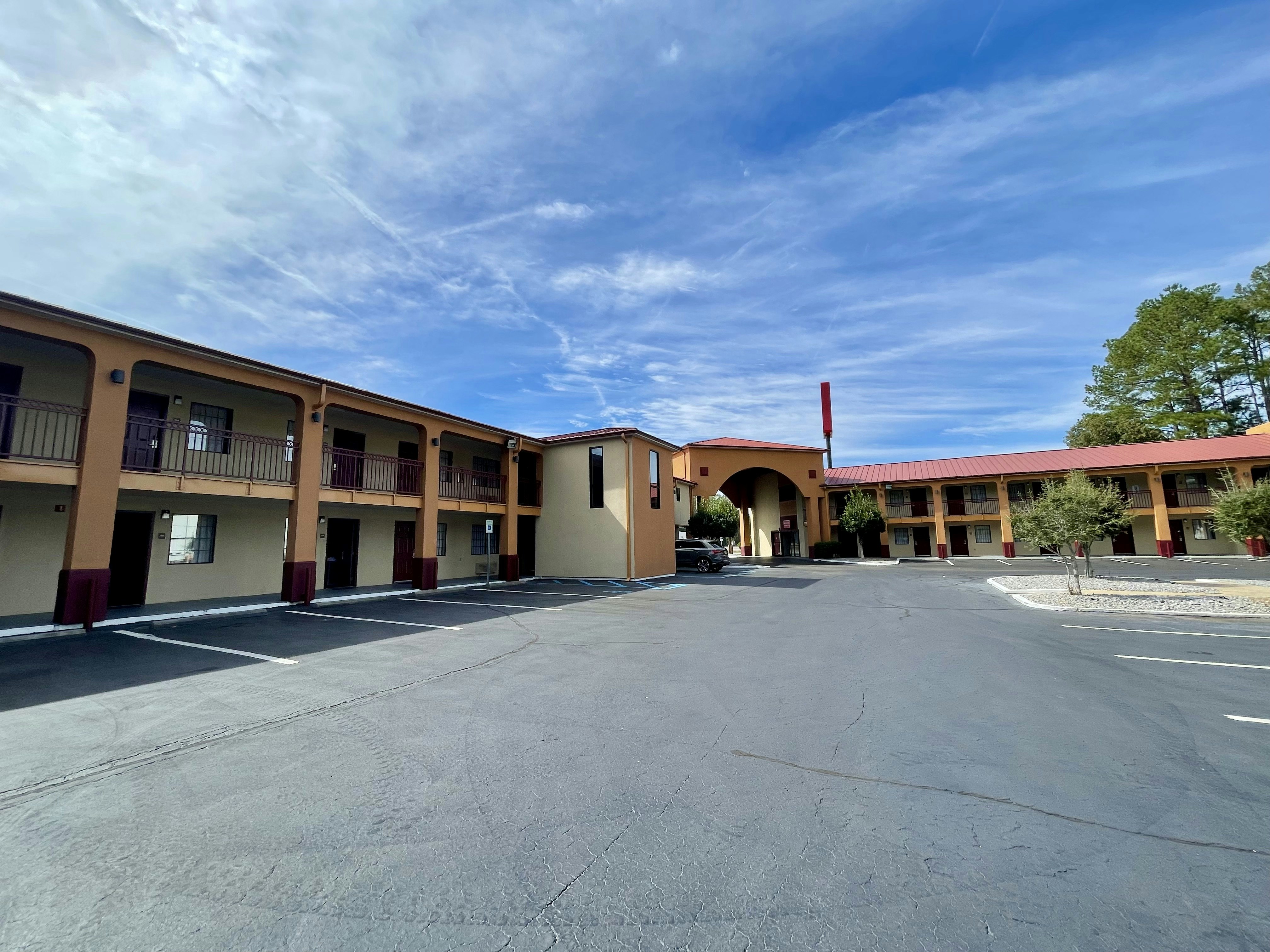 Super 8 by Wyndham Richland MS 6/6