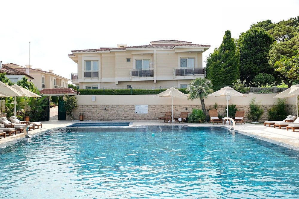 Kamer Suites And Hotel 6/50