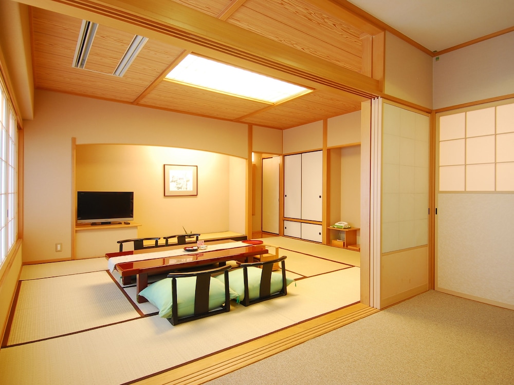 Hanabishi Hotel 60/70