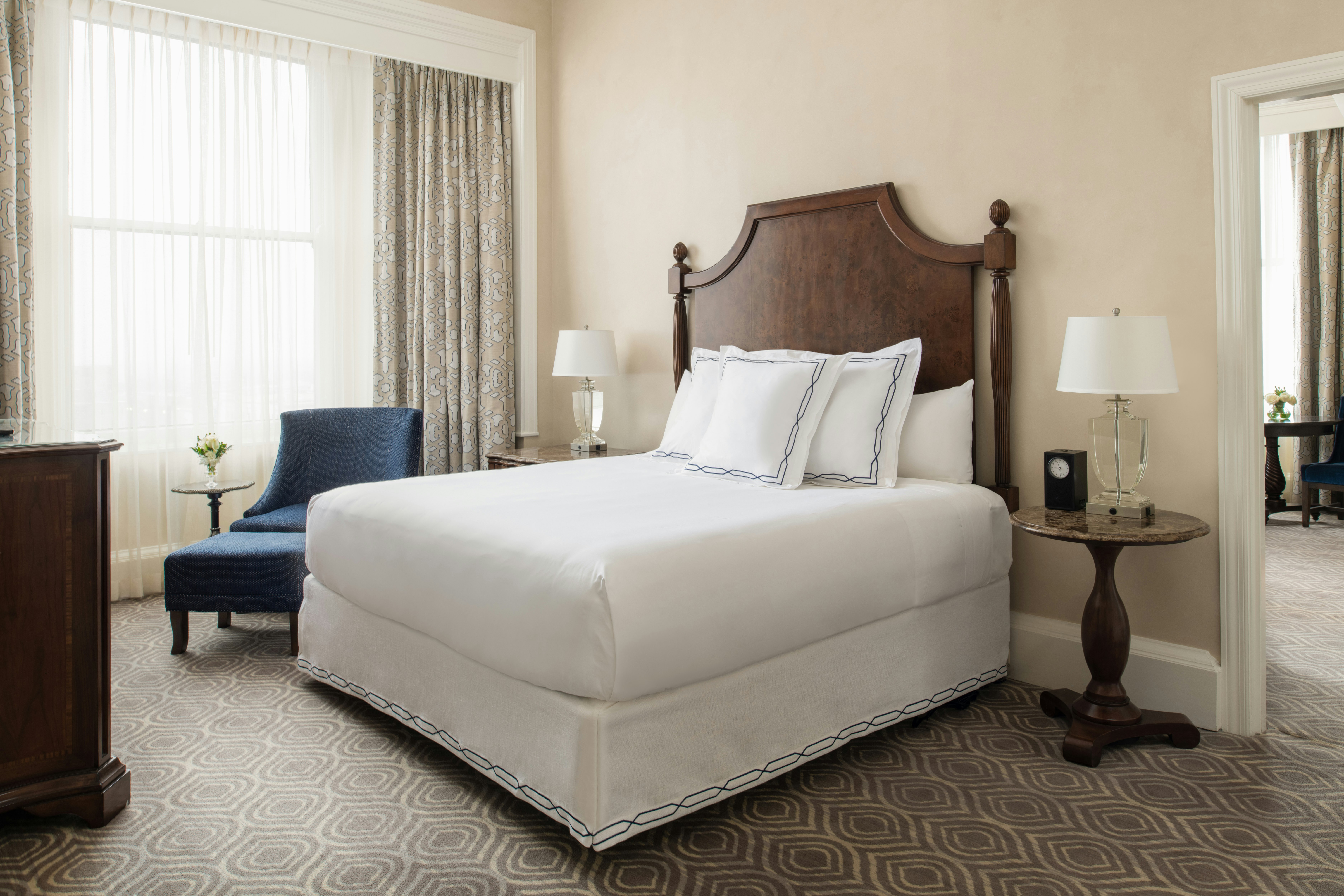 1 BEDROOM, SUITE, KING BED