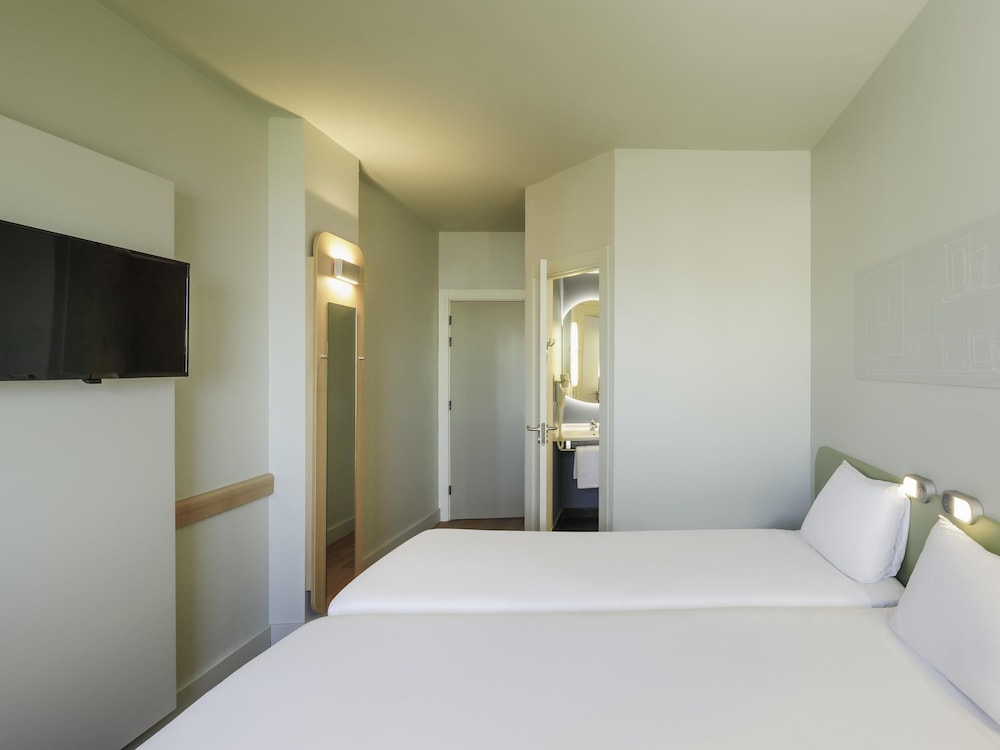ibis budget Malaga Aeropuerto Avenida Velazquez 12/46