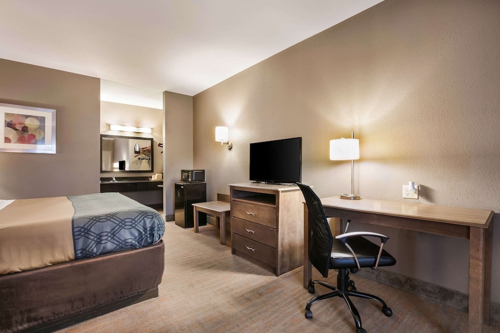 Econo Lodge Forrest City I-40 22/43