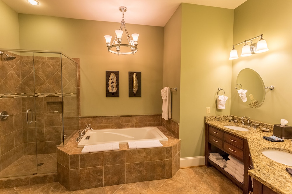 The Bleckley Inn 48/50