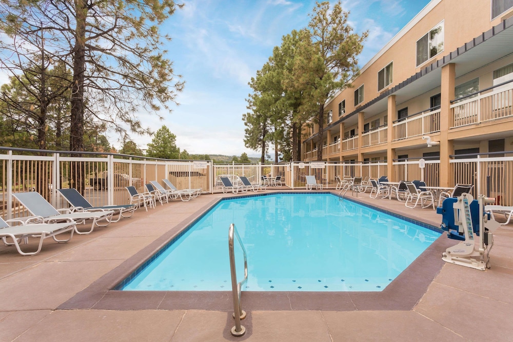 Baymont By Wyndham Flagstaff 24/38