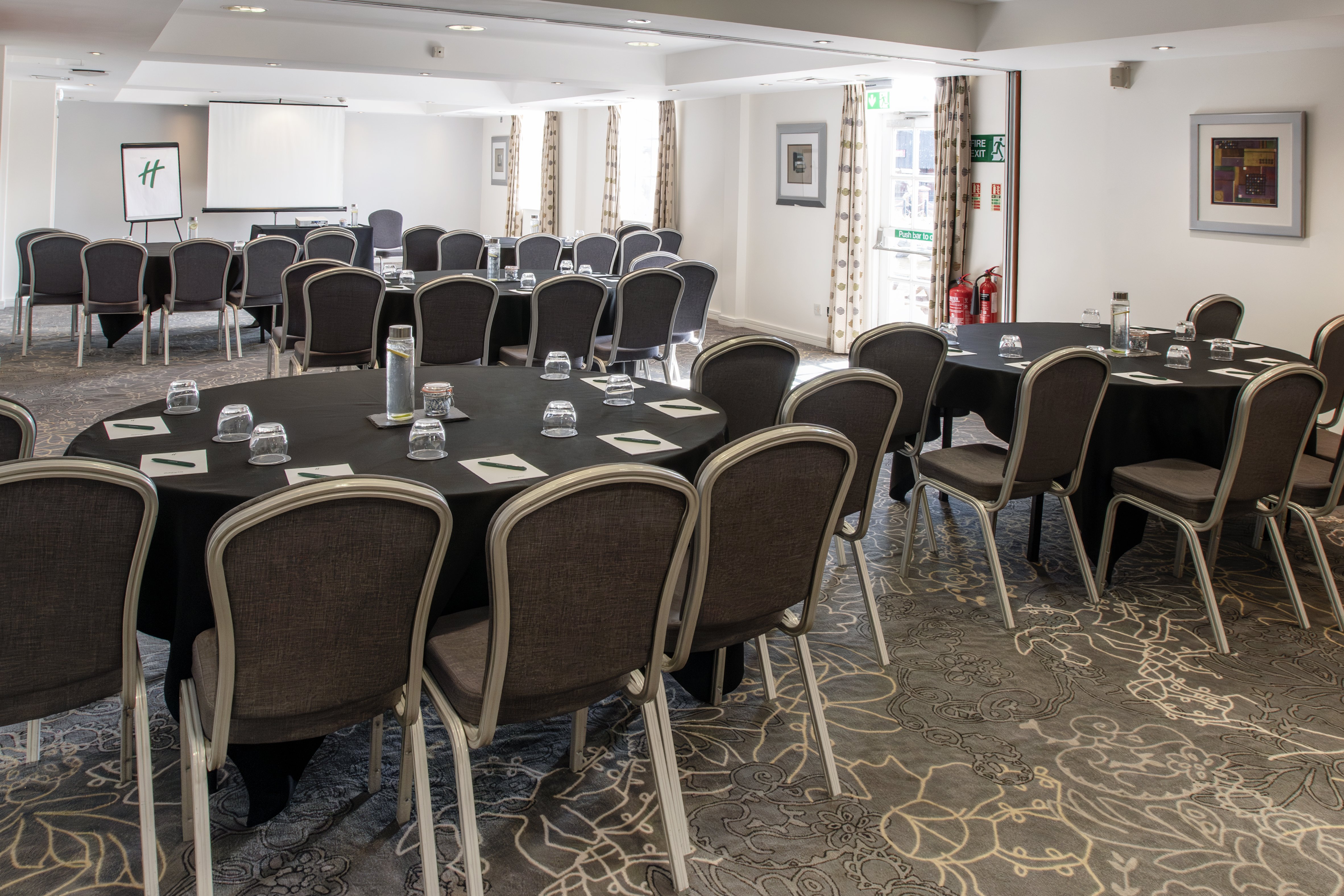 Holiday Inn Ellesmere Port Cheshire Oaks 35/48