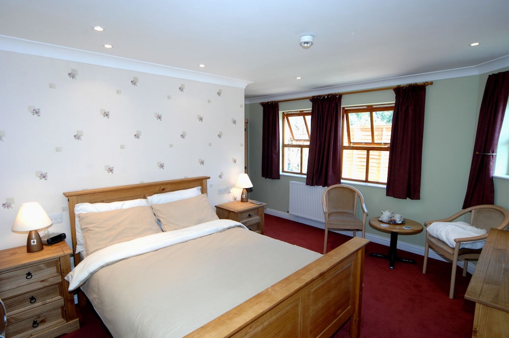 New Overlander Inn 3/9