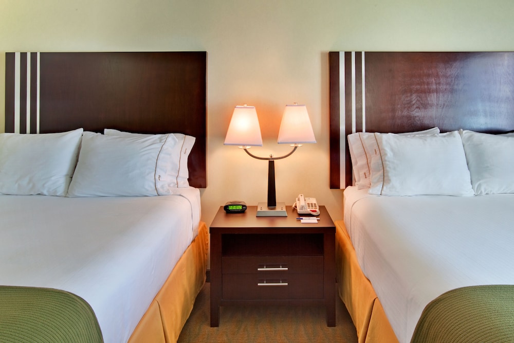 Holiday Inn Express Hotel & Suites Hamburg 15/47