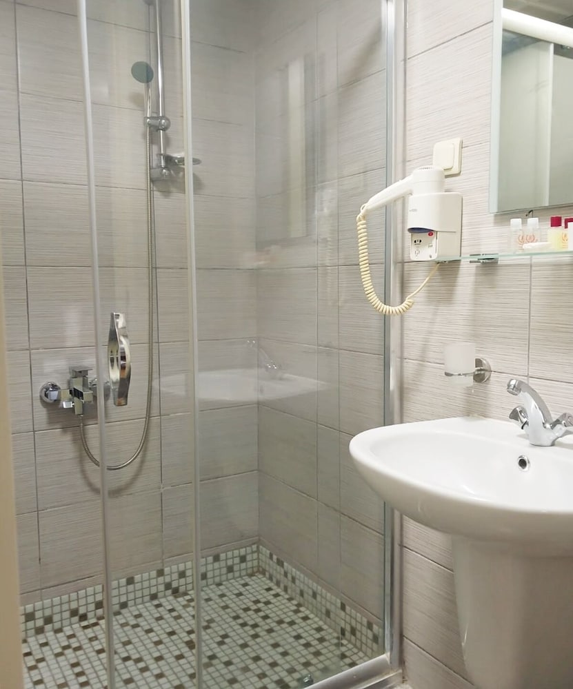 Sureyya Hotel 47/50