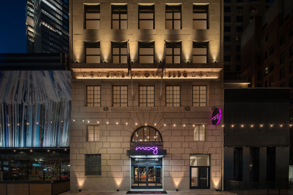 Moxy Houston Downtown 1/50