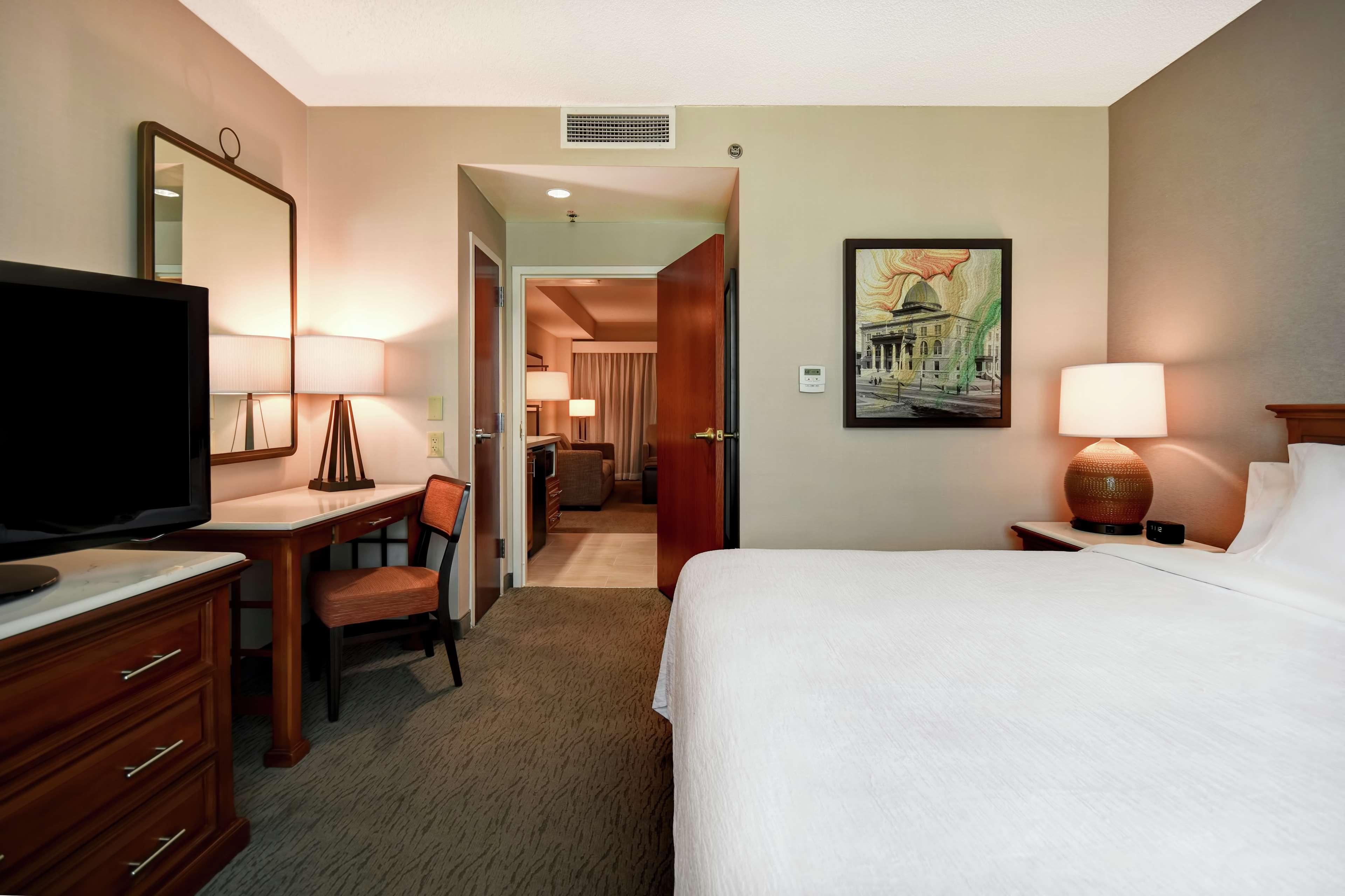 2 ROOMS, PREMIUM, SUITE, KING BED, CORNER