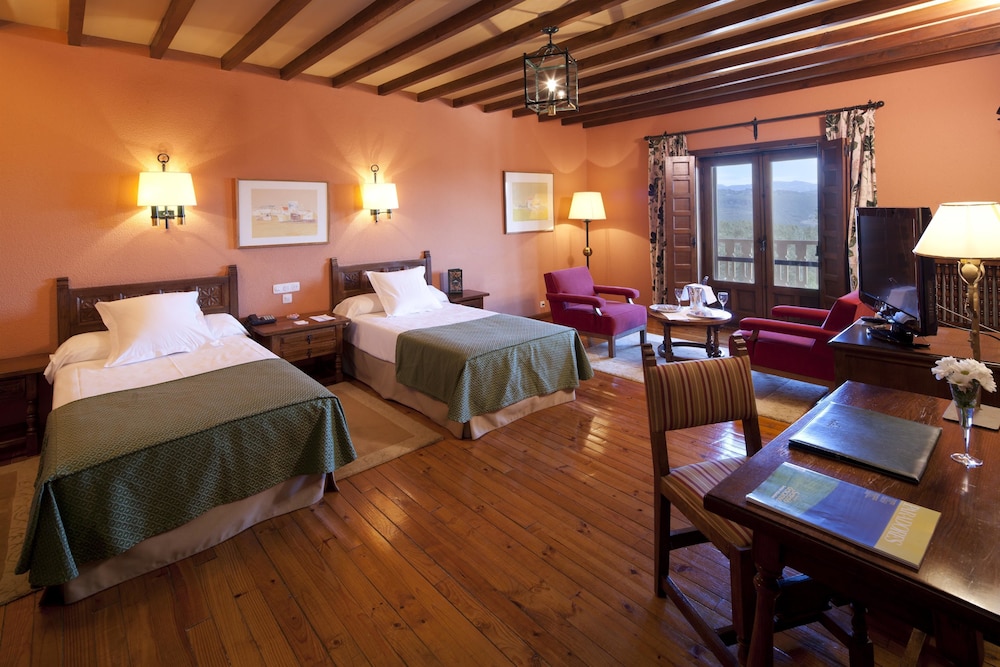 Parador De Cervera De Pisuerga 10/69