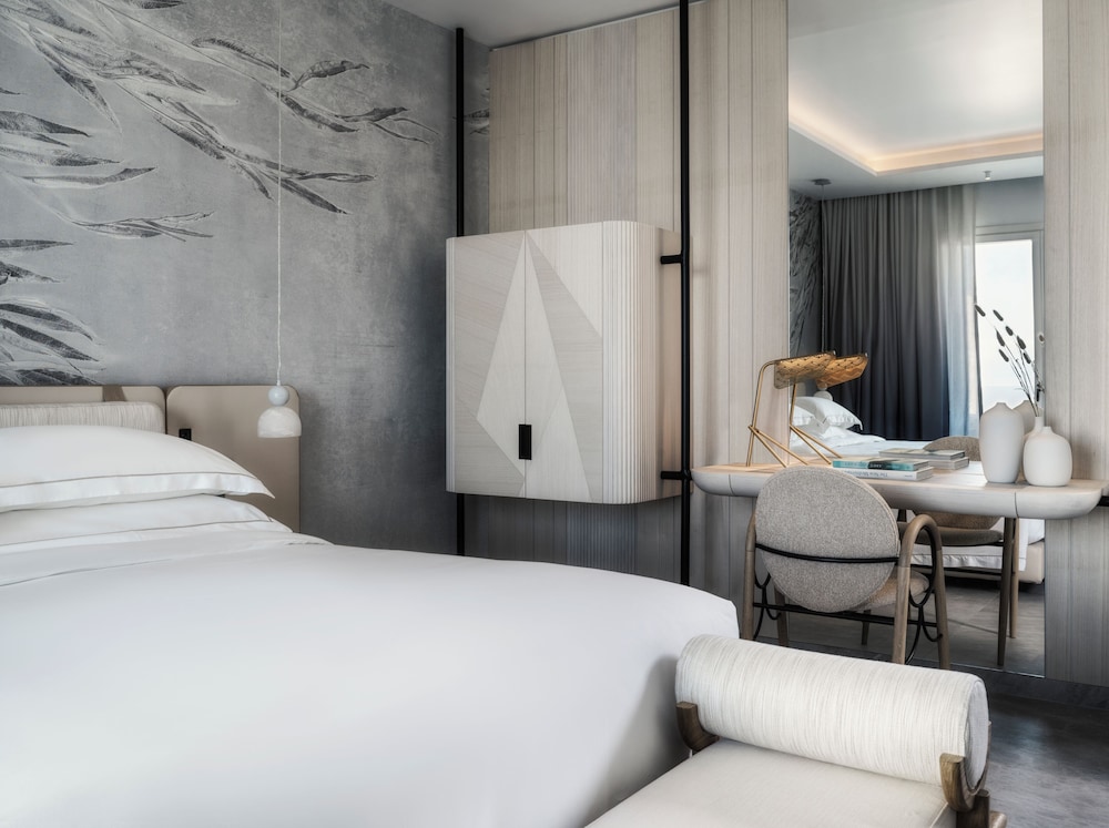 King Bed, Partial Sea View, Outdoor Jetted Tub