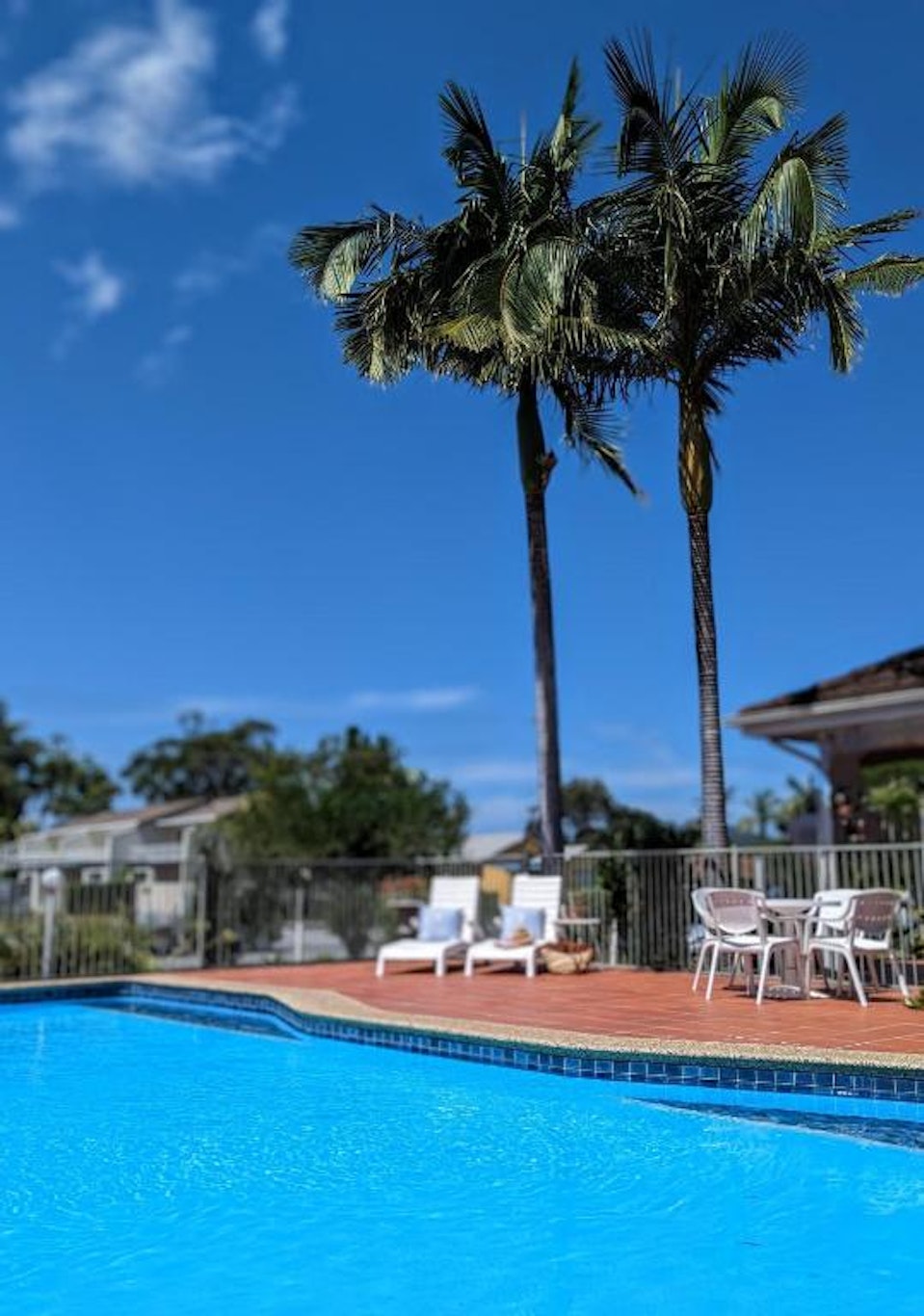 ISLAND PALMS MOTOR INN 30/32