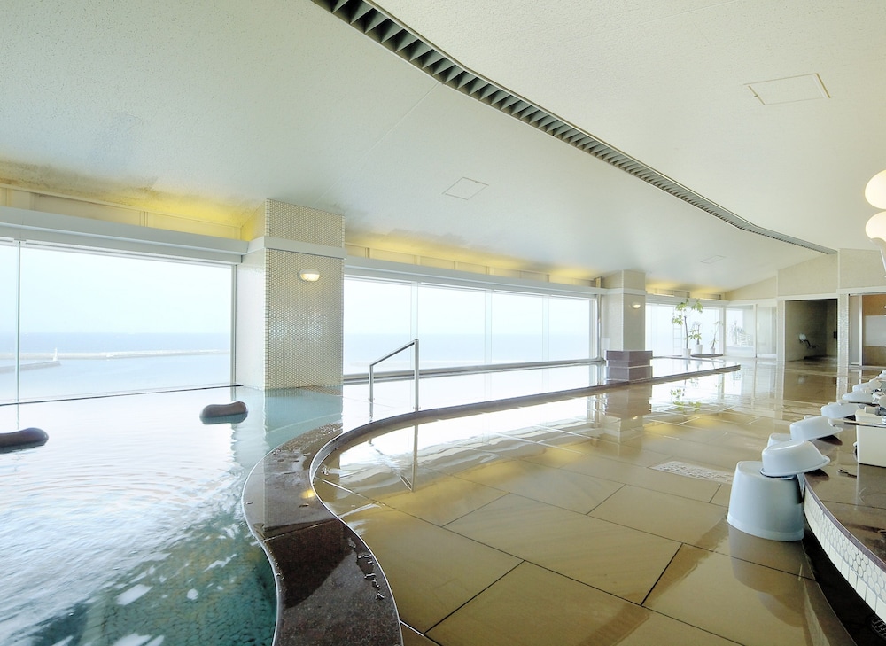 Irago Resort & Convention Hotel 10/30