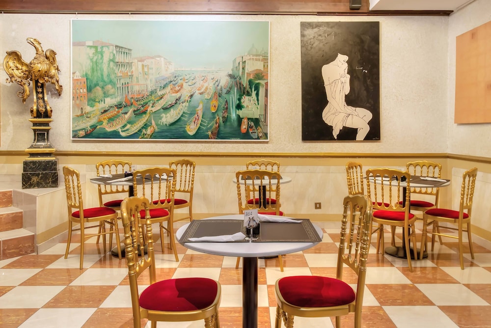 restaurant cafeteria