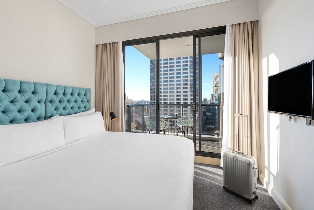 Meriton Suites Pitt Street 18/65