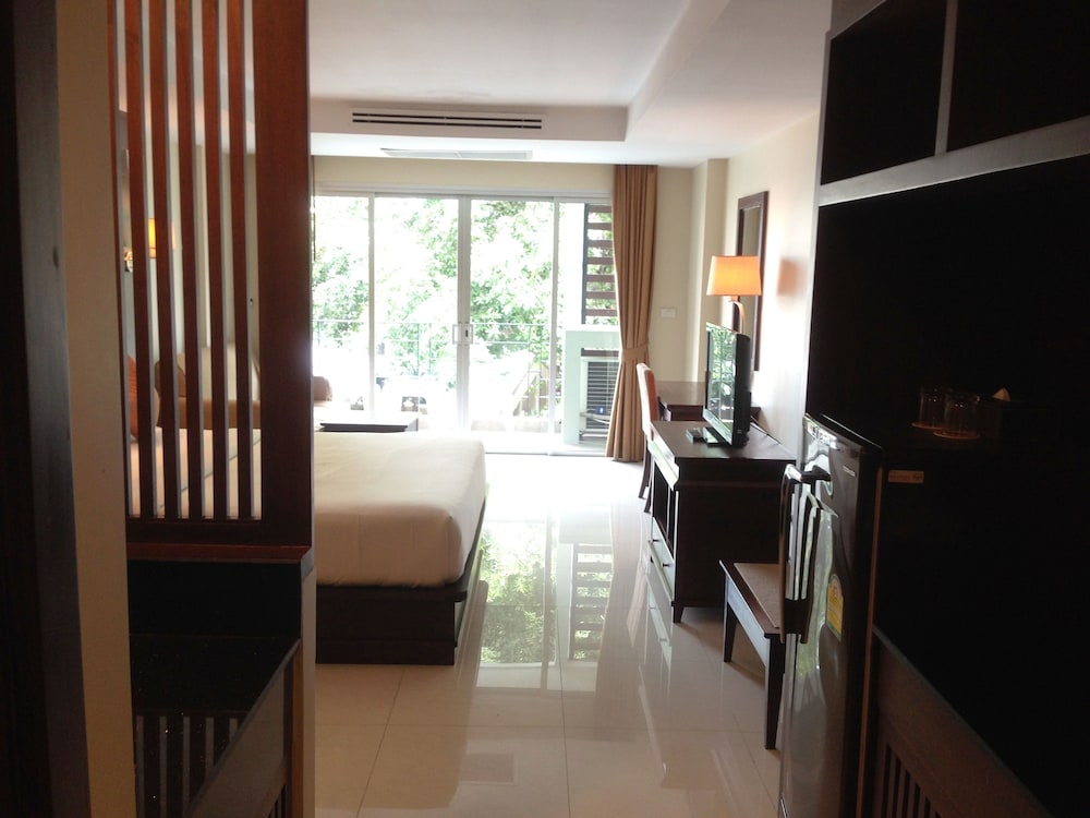 August Suites 50/69