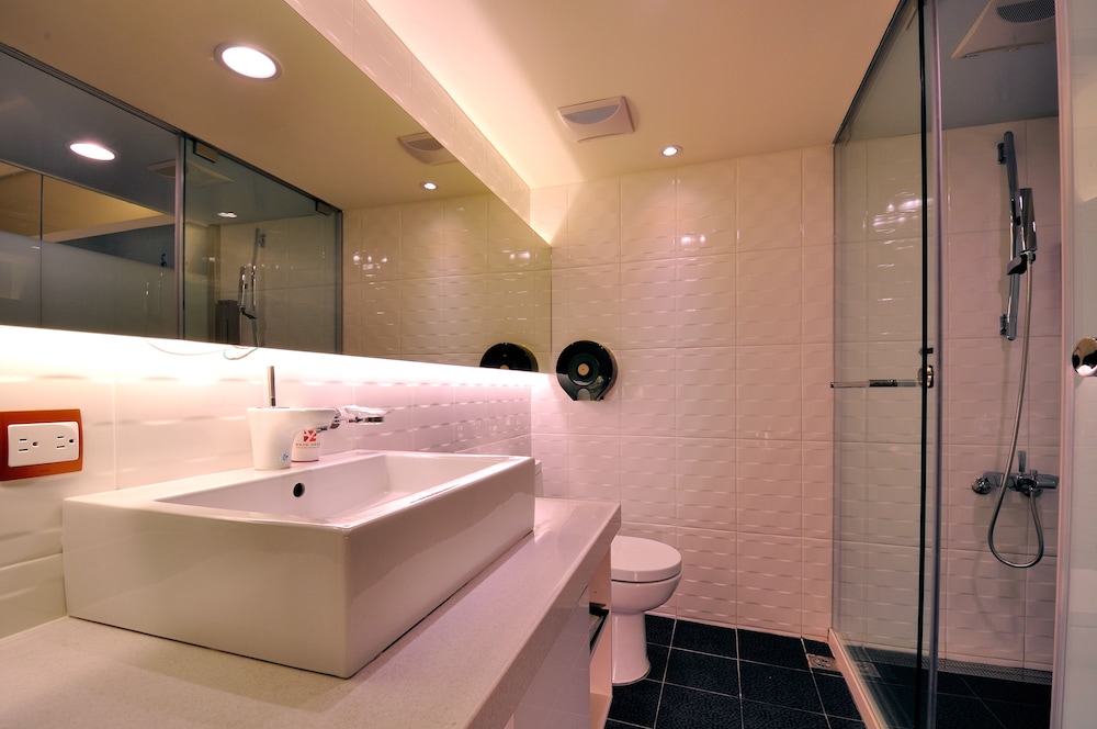 غرفة سوبيريور رباعية بسريرين مزدوجين، Audi Garden Business Hotel 6/6