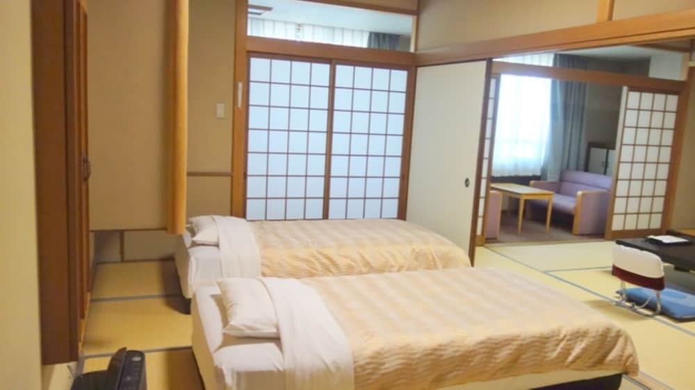 NARA PARK HOTEL 12/50