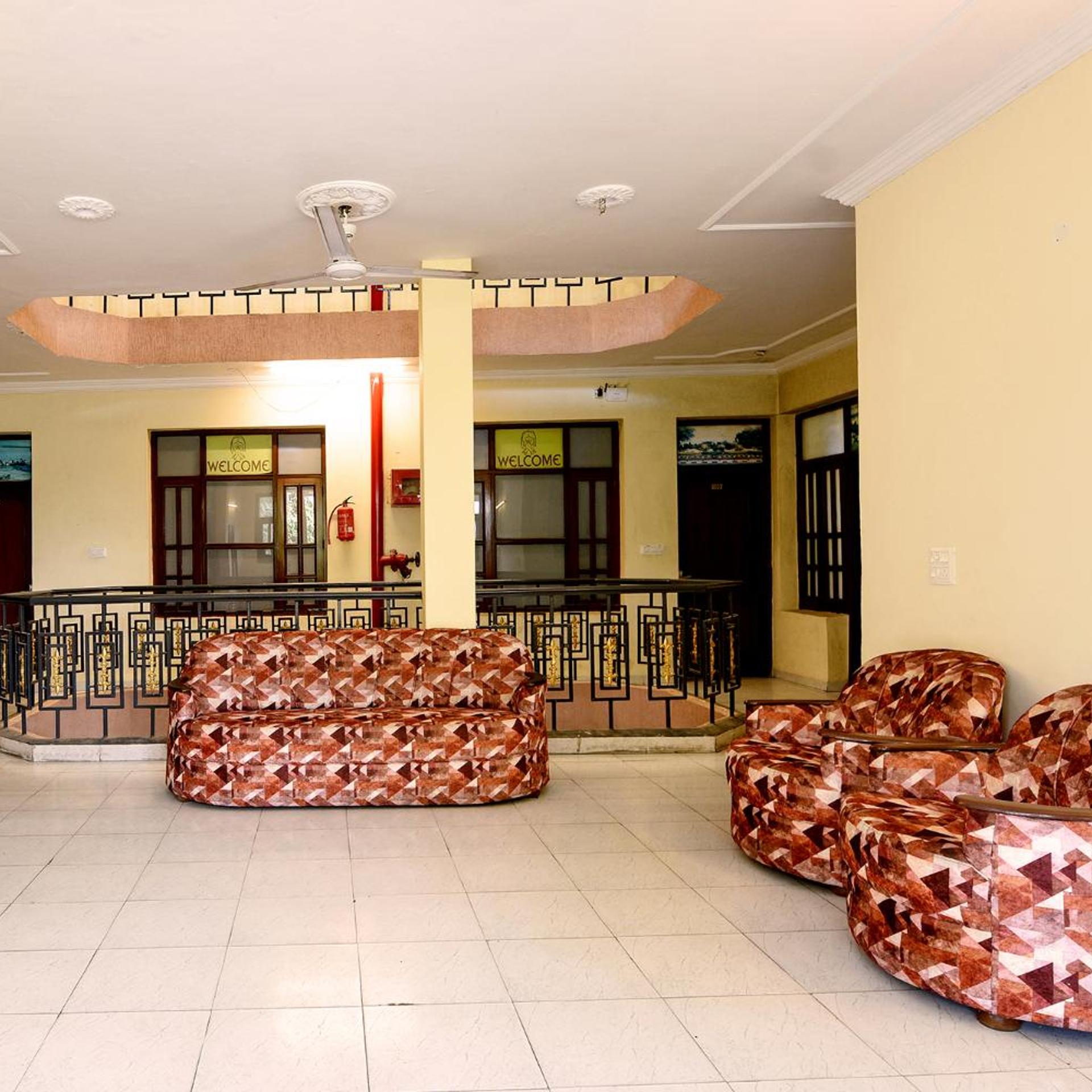 Hotel Surya Palace 4/25