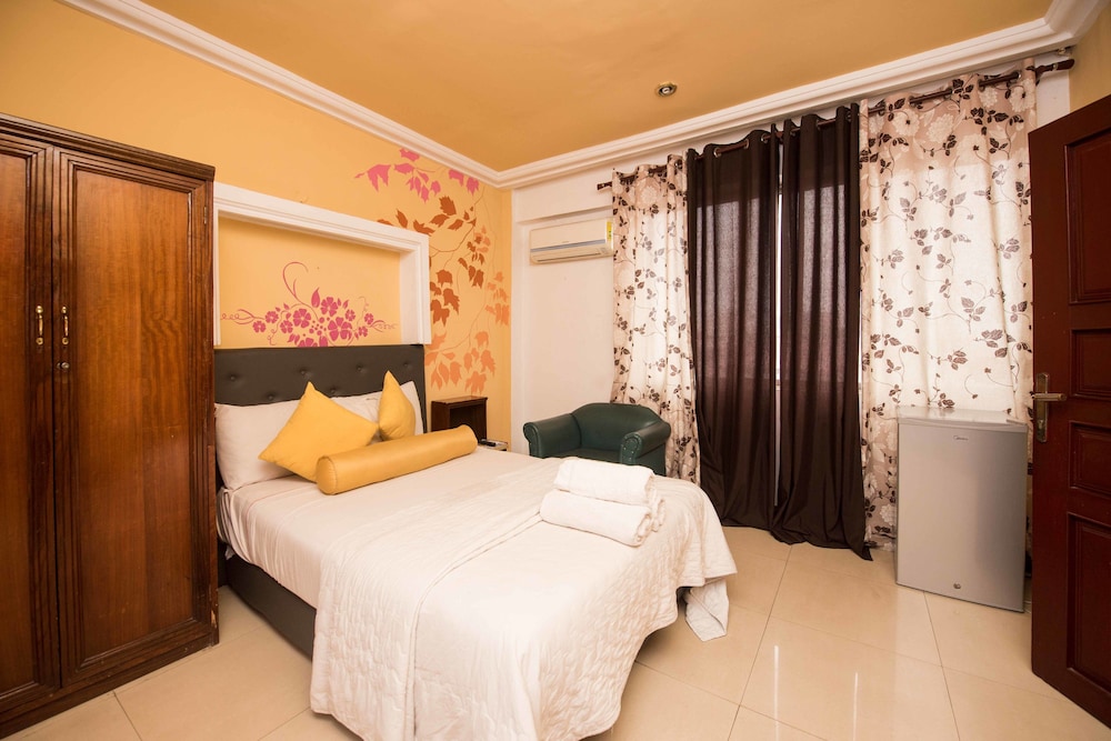 غرفة قياسية بسرير مزدوج أو سريرين منفصلين، Niagara Hotel 4/8