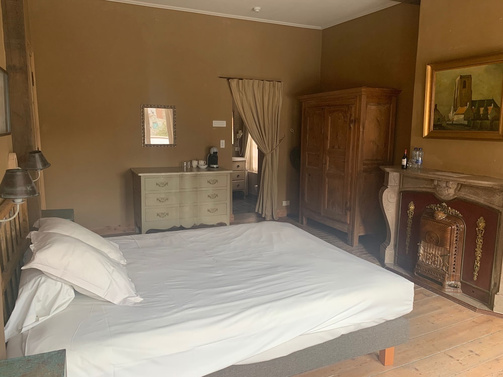1669 Bed And Breakfast 14/50