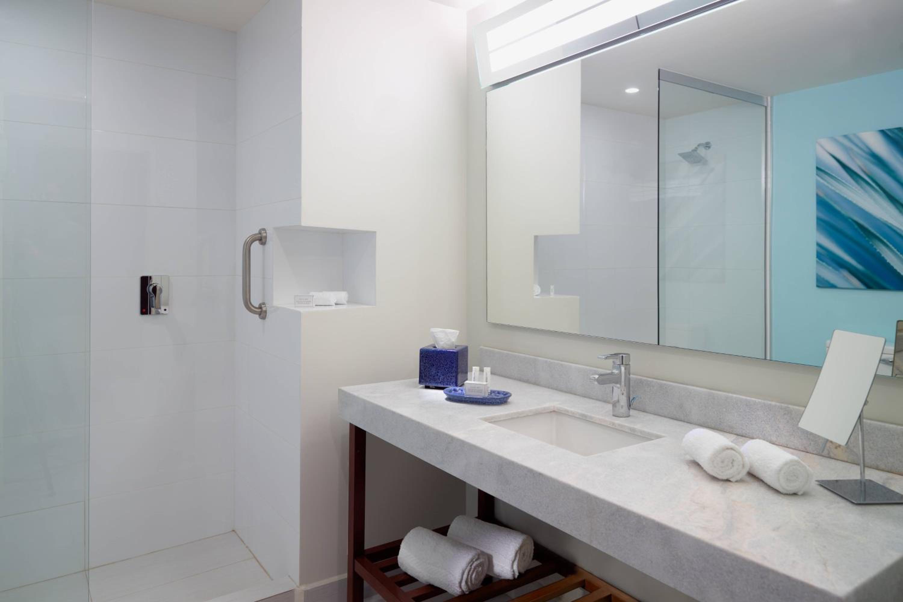 غرفة بسريرين مزدوجين بإطلالة على المدينة، Courtyard by Marriott Queretaro 3/5