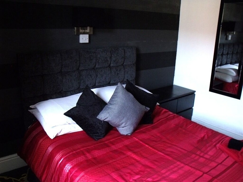 The Derby Hotel - Guest house 8/16