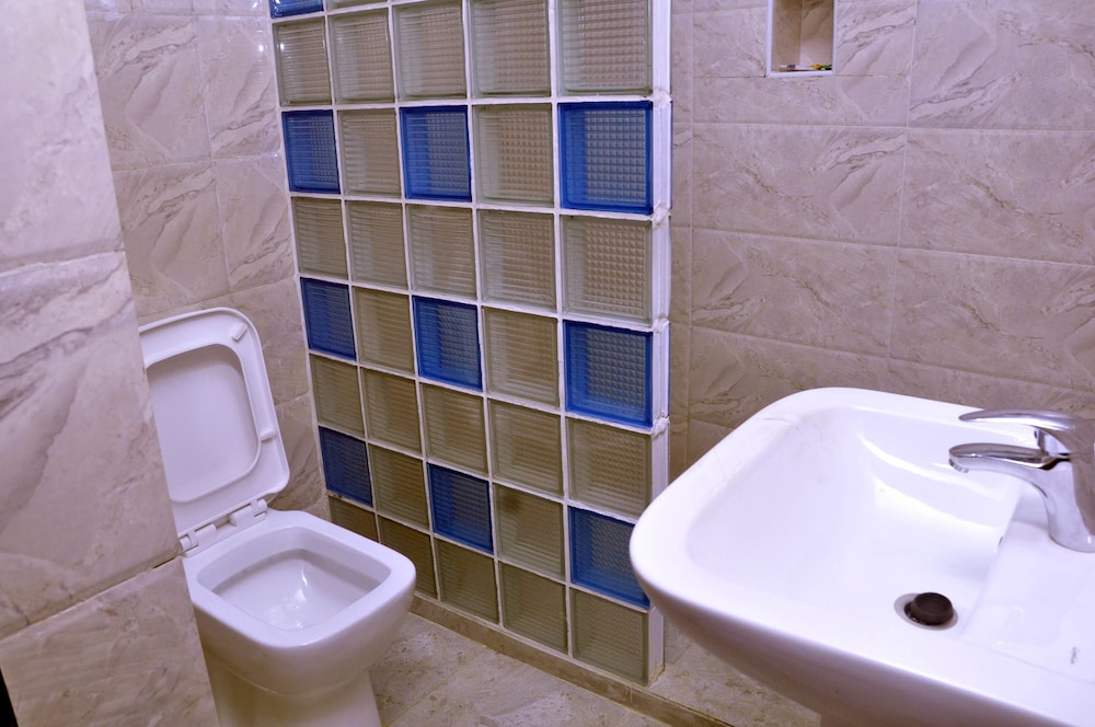Boardwalk Hotels Zone 5 32/34