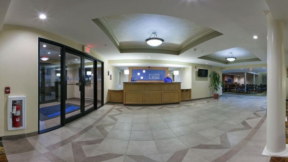 Holiday Inn Express & Suites Carneys Point - Pennsville, an IHG Hotel 2/51