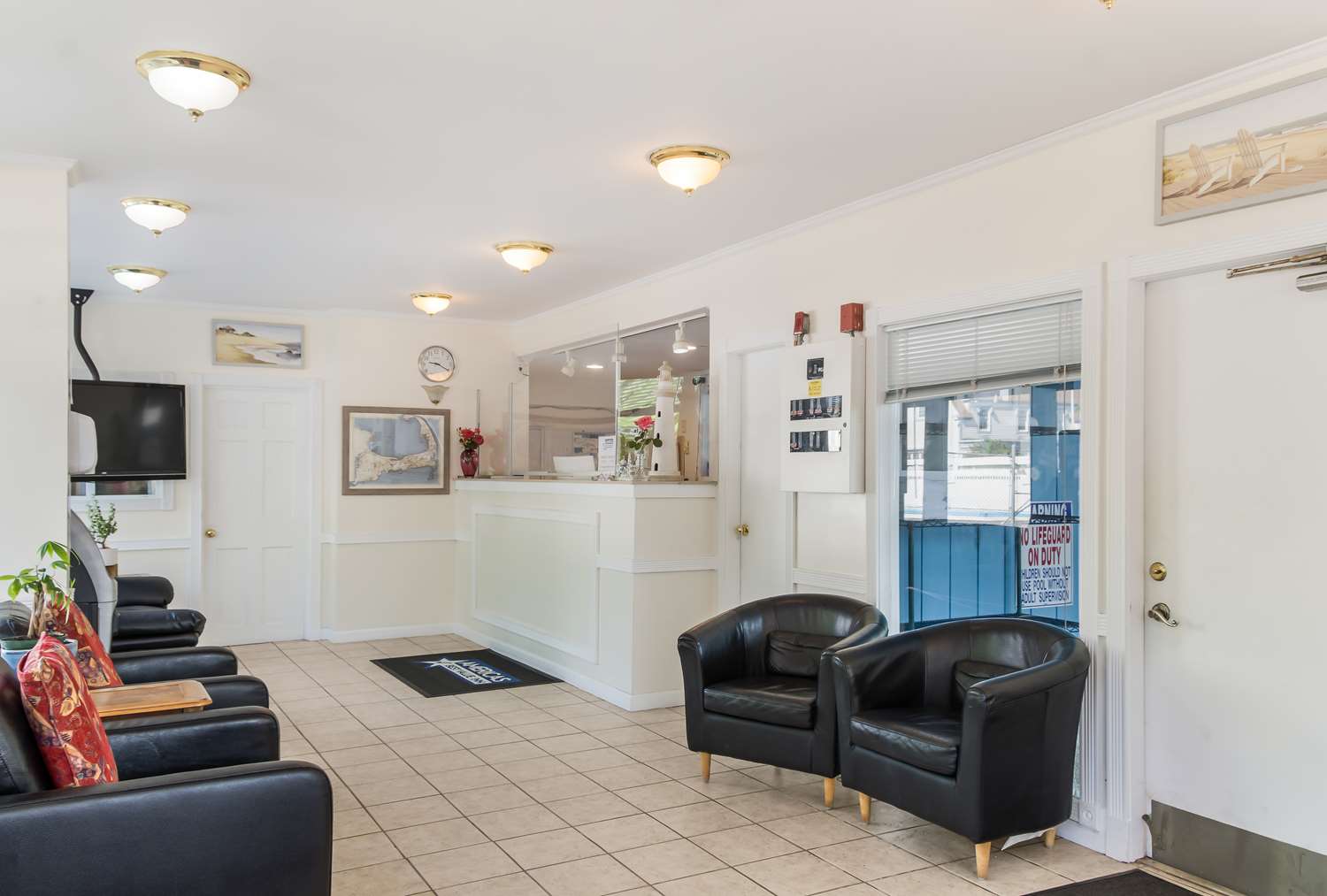 Americas Best Value Inn Suites Hyannis Cape Cod 35/42