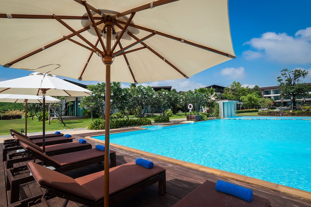 I-TARA RESORT & SPA 10/71