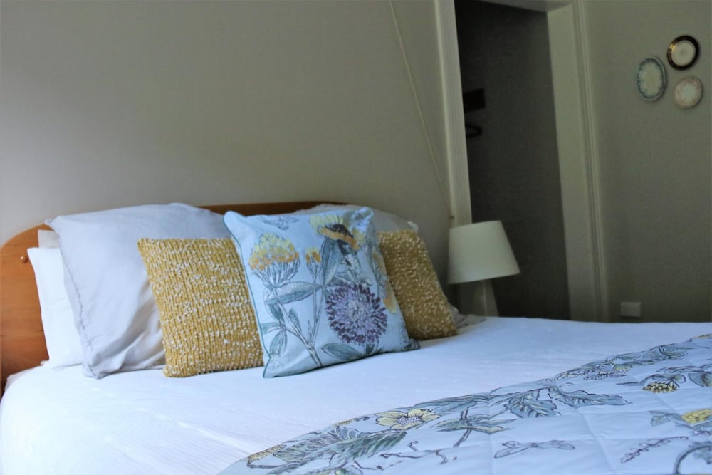 The Point Bed &amp; Breakfast 18/50