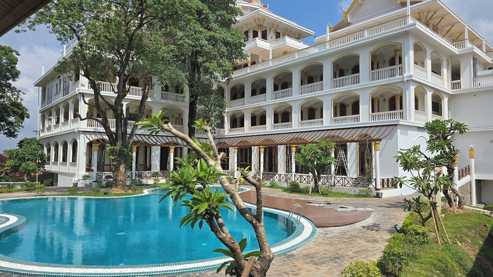 Champasak Palace Hotel 5/65