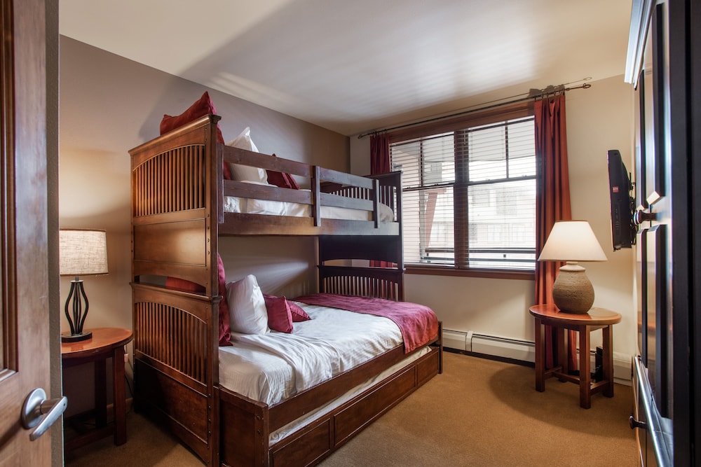 Zephyr Mountain Lodge 19/50