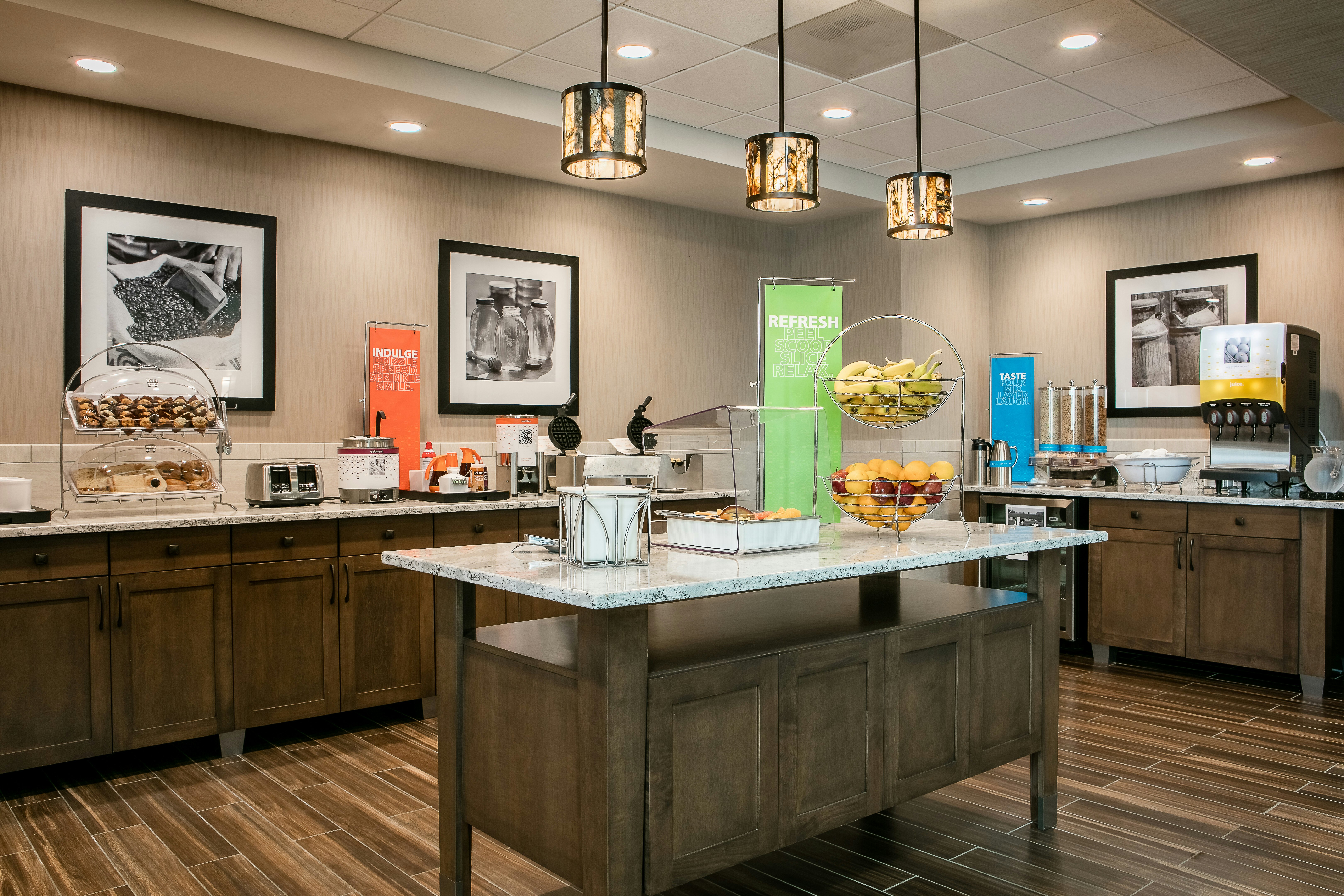 Hampton Inn & Suites Mason City 8/14