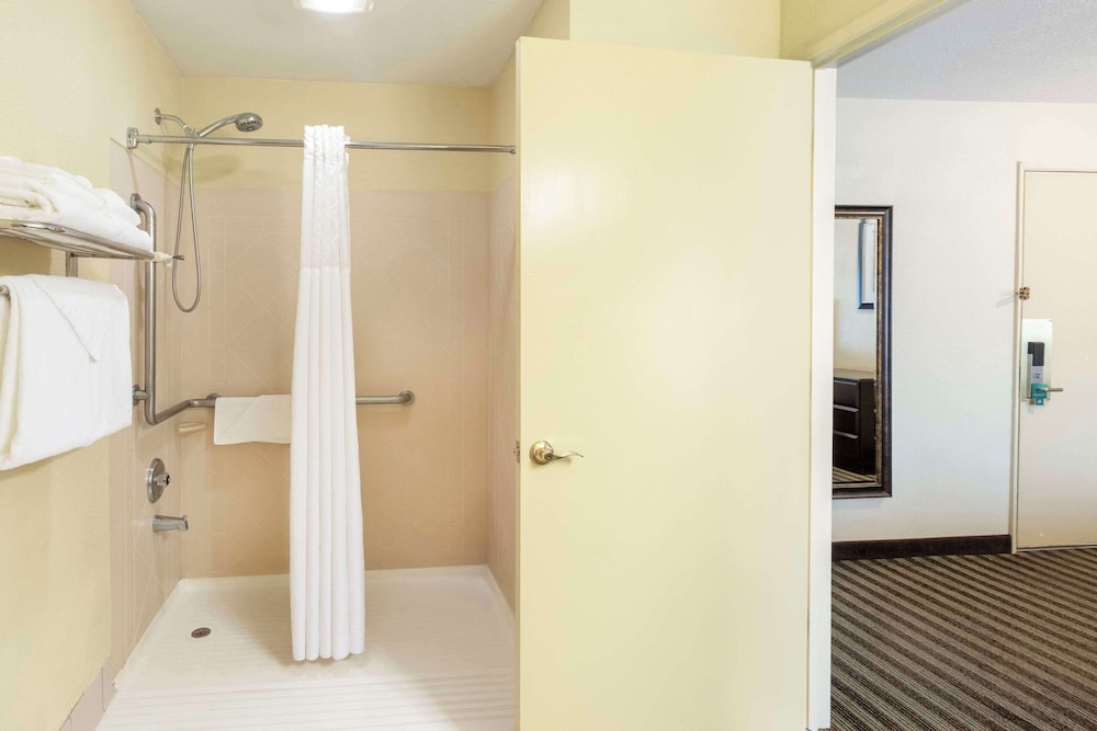 Quality Inn & Suites Vancouver - Hazel Dell 59/59