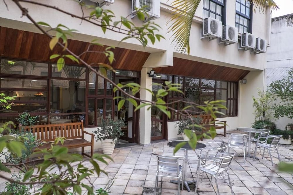 SERRANO RESIDENCIAL HOTEL 5/54